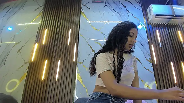 VictoriaDuart online show from 11/27/25, 08:00