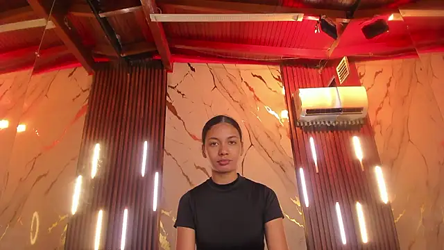 VictoriaDuart online show from 03/06/26, 08:27