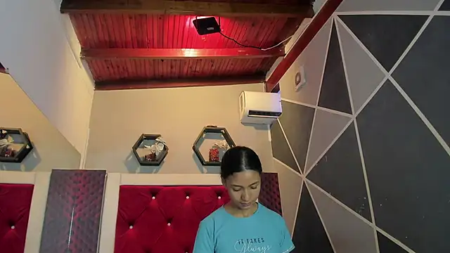 VictoriaDuart online show from 03/22/26, 09:18