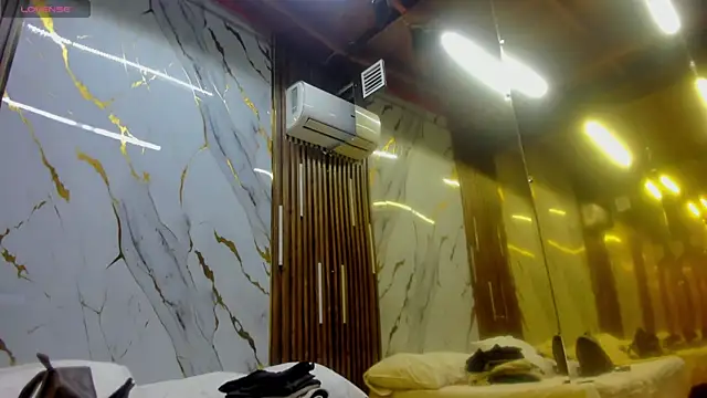 VictoriaDuart online show from 04/18/26, 08:31