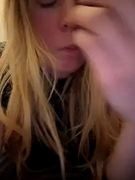 ellieen online show from 11/22/25, 11:15