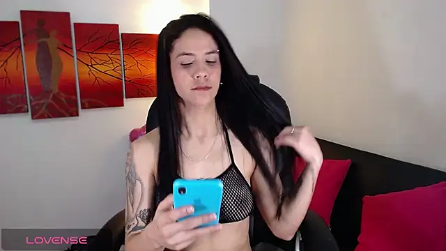 Ashley olivares online show from 10/04/25, 05:33