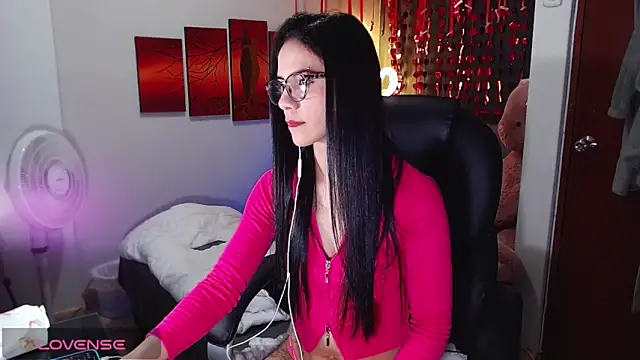 Ashley olivares online show from 10/14/25, 02:12