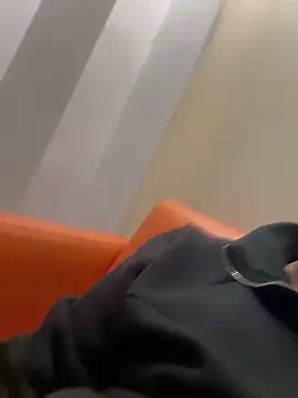 Snapshot of bogerkek chatting on 11/12/25, 10:37 bogerkek online show from 11/12/25, 10:37