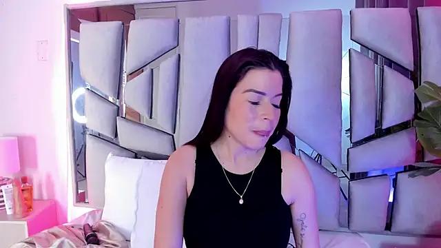  valeria saenz  online show from 10/03/25, 02:52