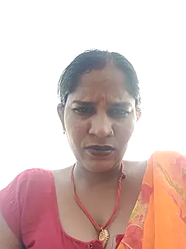 Snapshot of Hot_Seema83 chatting on 09/29/25, 11:15 Hot Seema83 online show from 09/29/25, 11:15
