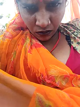 Snapshot of Hot_Seema83 chatting on 10/29/25, 07:54 Hot Seema83 online show from 10/29/25, 07:54