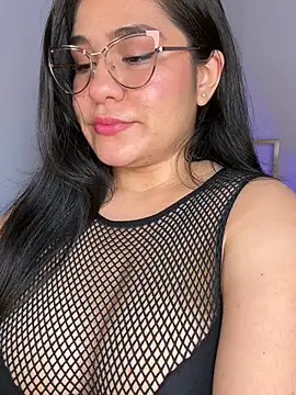 nicole steele online show from 07/08/26, 01:54