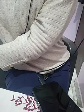 Snapshot of FUNS32514 chatting on 12/17/25, 01:17 FUNS32514 online show from 12/17/25, 01:17