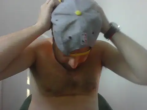 Snapshot of blondi4 chatting on 12/17/25, 12:55 blondi4 online show from 12/17/25, 12:55