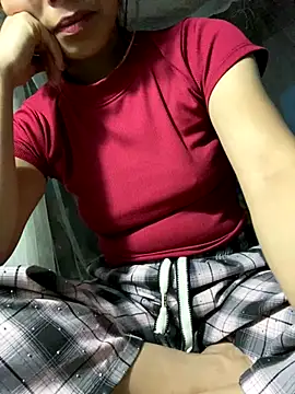 Snapshot of Mai_bb chatting on 10/25/25, 03:51 Mai bb online show from 10/25/25, 03:51