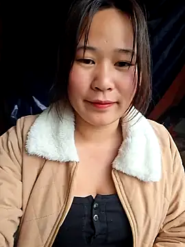 Snapshot of ALIENHR38 chatting on 02/19/26, 01:56 ALIENHR38 online show from 02/19/26, 01:56