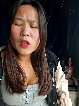 Snapshot of ALIENHR38 chatting on 02/27/26, 02:44 ALIENHR38 online show from 02/27/26, 02:44