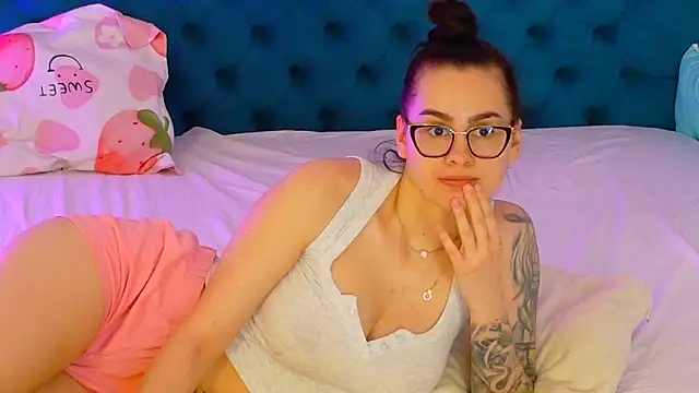 LexieRosse online show from 04/23/26, 06:36