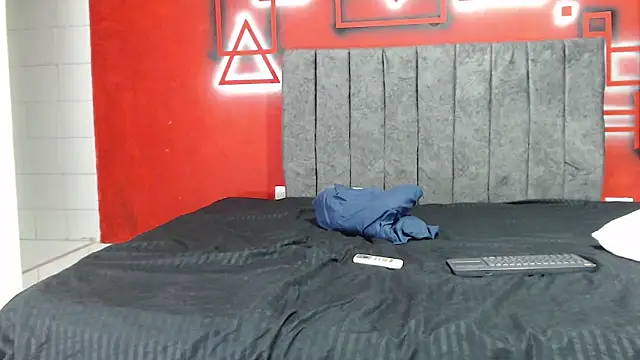 catalina hard love online show from 10/02/25, 01:01