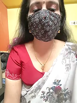 mallu-reshma online show from 10/28/25, 07:56