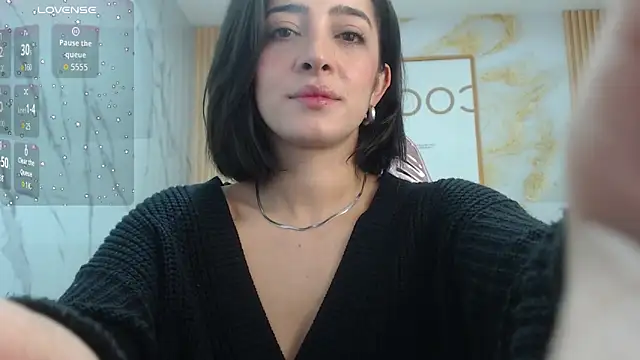 sara lopez s online show from 11/29/25, 01:25