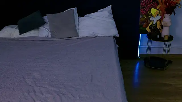 Snapshot of Evie_Vall chatting on 09/18/25, 03:03 Evie Vall online show from 09/18/25, 03:03