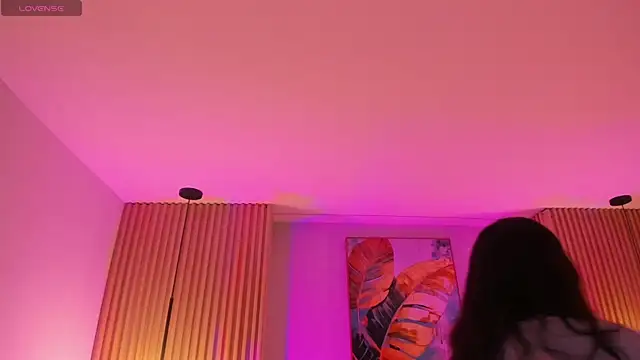 Mila Hank  online show from 03/20/26, 12:10