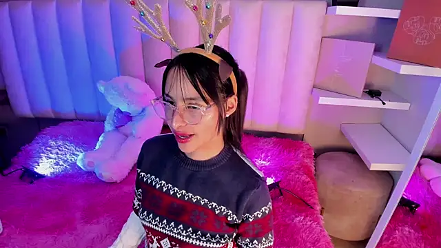 Annie  2 online show from 12/22/25, 03:03