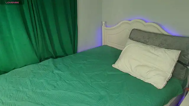 katerine Monroe online show from 10/19/25, 07:20