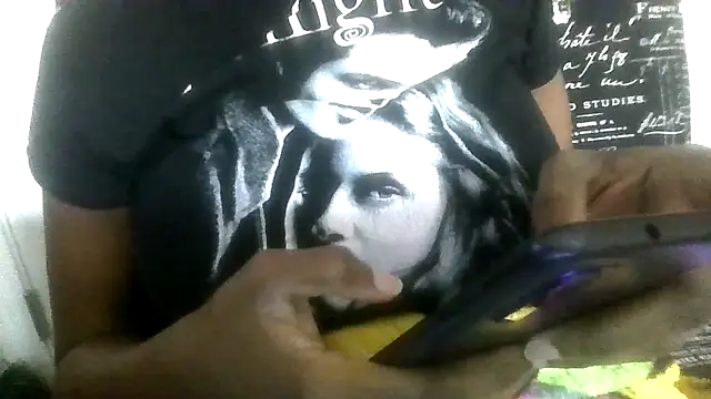 Snapshot of prettymaa chatting on 09/18/25, 07:05 prettymaa online show from 09/18/25, 07:05