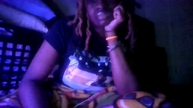 Snapshot of prettymaa chatting on 10/18/25, 10:43 prettymaa online show from 10/18/25, 10:43