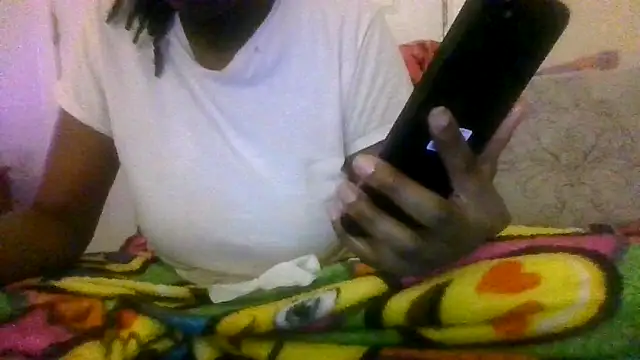 Snapshot of prettymaa chatting on 10/29/25, 05:53 prettymaa online show from 10/29/25, 05:53