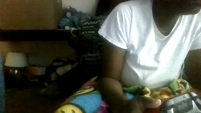 Snapshot of prettymaa chatting on 12/13/25, 09:42 prettymaa online show from 12/13/25, 09:42