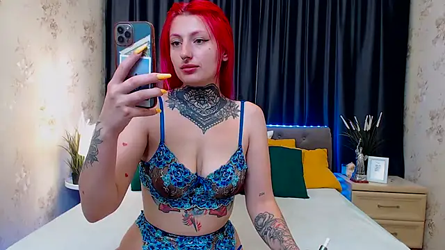 Snapshot of Nina_Blum_ chatting on 09/18/25, 05:53 Nina Blum online show from 09/18/25, 05:53