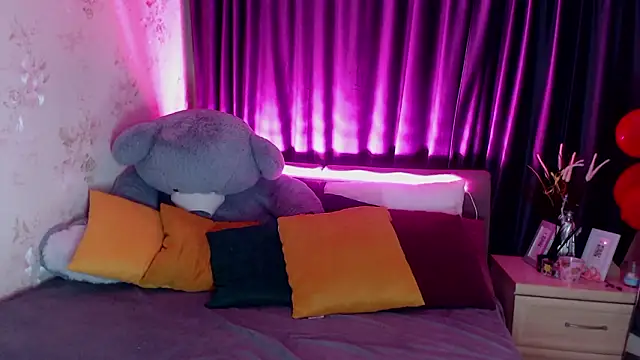 Nina Blum  online show from 03/15/26, 07:25