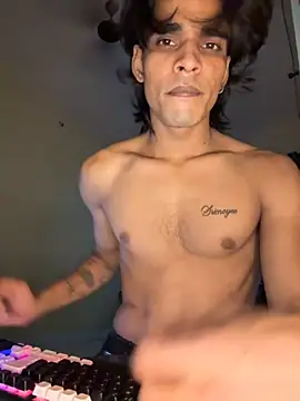 Snapshot of IndianSinsGlow chatting on 10/07/25, 06:27 IndianSinsGlow online show from 10/07/25, 06:27