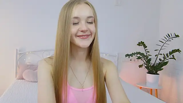 Snapshot of KumiKruz chatting on 10/05/25, 01:20 KumiKruz online show from 10/05/25, 01:20