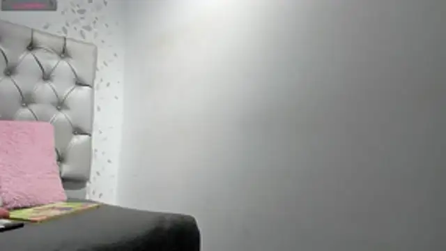 Snapshot of michelle_perla chatting on 11/24/25, 12:49 michelle perla online show from 11/24/25, 12:49