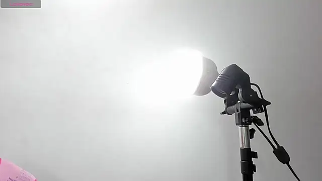 Snapshot of michelle_perla chatting on 12/03/25, 01:20 michelle perla online show from 12/03/25, 01:20