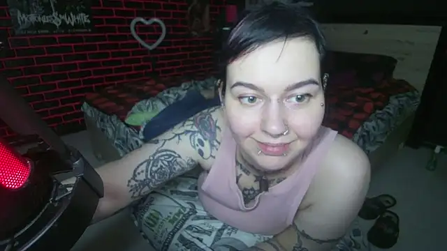 Snapshot of MessalinaOfficial chatting on 09/14/25, 12:15 MessalinaOfficial online show from 09/14/25, 12:15