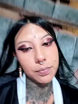 Snapshot of missashlyrosette chatting on 11/06/25, 01:50 missashlyrosette online show from 11/06/25, 01:50