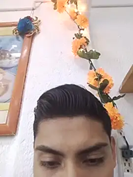 Snapshot of aispuro8505 chatting on 10/15/25, 11:05 aispuro8505 online show from 10/15/25, 11:05