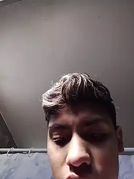 aispuro8505 online show from 02/11/26, 04:23