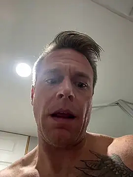 DILFiGuess11 online show from 11/25/25, 08:14