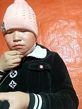 may-squirl online show from 10/25/25, 06:21