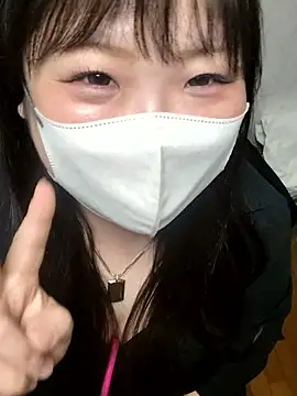 Snapshot of AYA_dayo chatting on 12/17/25, 02:12 AYA dayo online show from 12/17/25, 02:12