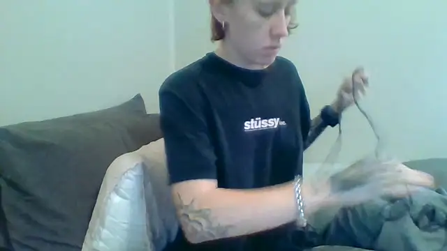 liltiddygoffwaifu online show from 06/10/26, 02:01