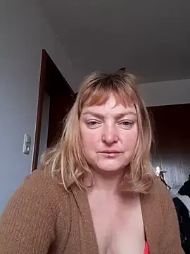 LiluLiluLilu online show from 11/28/25, 09:56