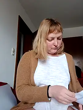 LiluLiluLilu online show from 02/09/26, 09:24