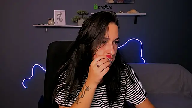 Snapshot of alma_black chatting on 09/11/25, 05:18 alma black online show from 09/11/25, 05:18