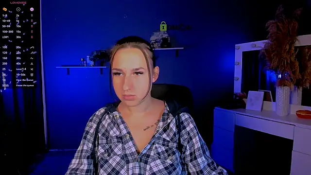 Snapshot of alma_black chatting on 09/15/25, 05:29 alma black online show from 09/15/25, 05:29