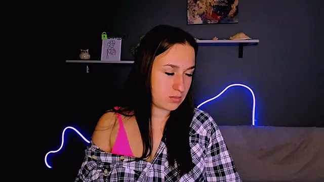 Snapshot of alma_black chatting on 09/17/25, 05:20 alma black online show from 09/17/25, 05:20