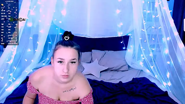 Snapshot of alma_black chatting on 09/23/25, 05:32 alma black online show from 09/23/25, 05:32