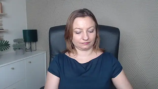 angelaSamt online show from 11/27/25, 06:48